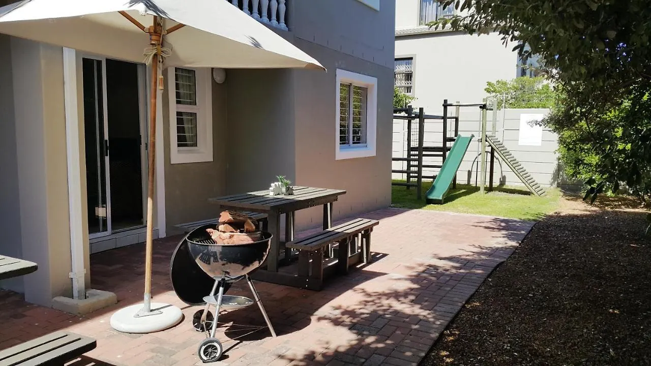 Ocean Shores Apartment Bloubergstrand